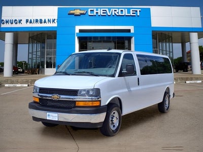 2025 Chevrolet Express Passenger 1LT