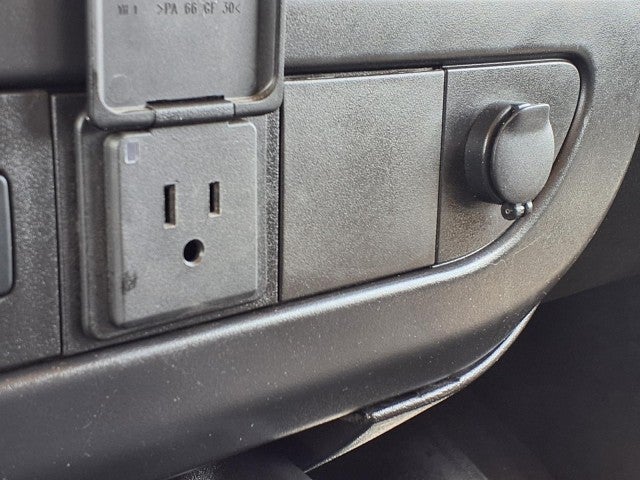 2025 Chevrolet Express Passenger 1LT