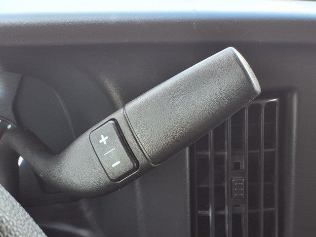 2025 Chevrolet Express Passenger 1LT