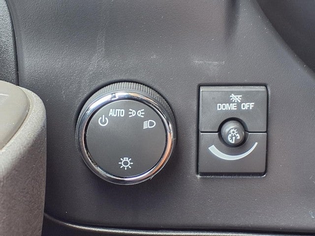 2025 Chevrolet Express Passenger 1LT