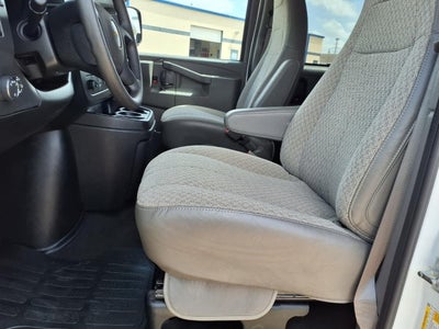 2025 Chevrolet Express Passenger 1LT
