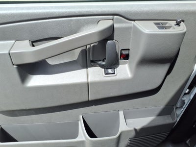 2025 Chevrolet Express Passenger 1LT