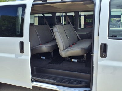 2025 Chevrolet Express Passenger 1LT