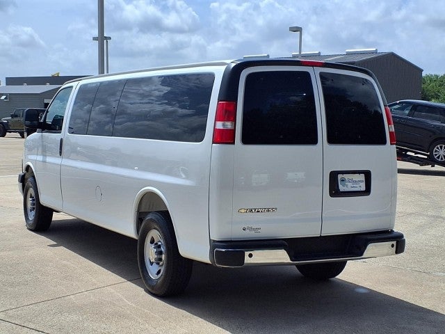 2025 Chevrolet Express Passenger 1LT