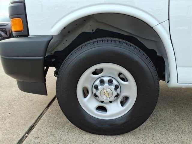2025 Chevrolet Express Cargo 3500 WT