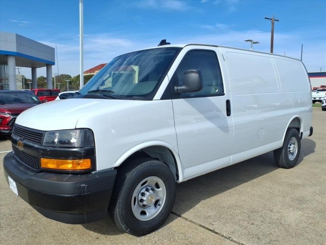2025 Chevrolet Express Cargo 3500 WT
