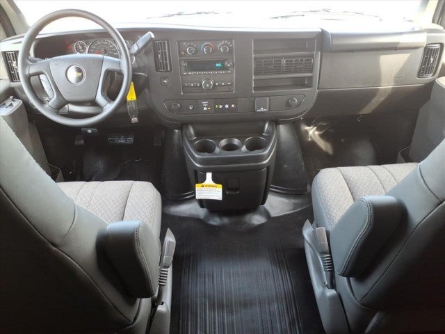2025 Chevrolet Express Cargo 3500 WT