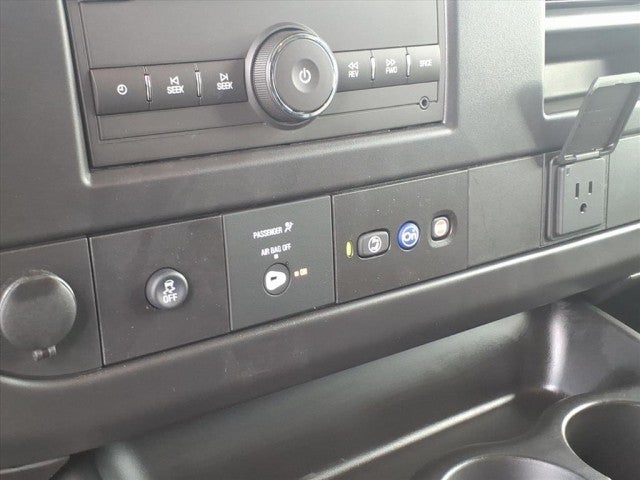 2025 Chevrolet Express Cargo 3500 WT