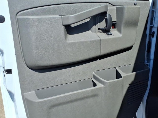 2025 Chevrolet Express Cargo 3500 WT