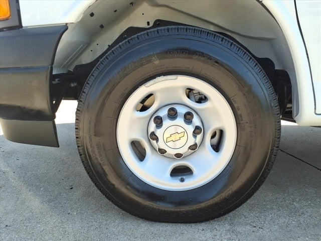 2025 Chevrolet Express Cargo 3500 WT