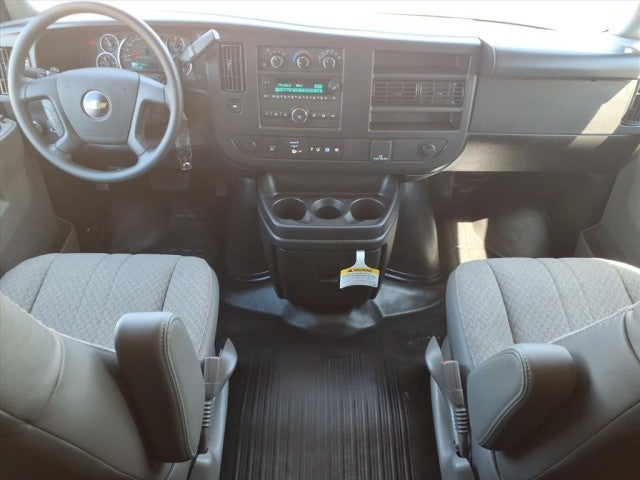2025 Chevrolet Express Cargo 3500 WT