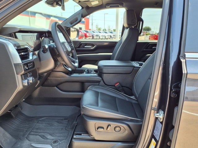 2025 GMC Yukon Elevation