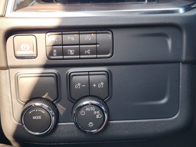 2027 Chevrolet Suburban LS