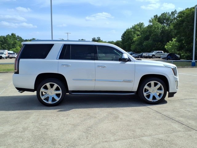 2016 Cadillac Escalade Luxury Collection