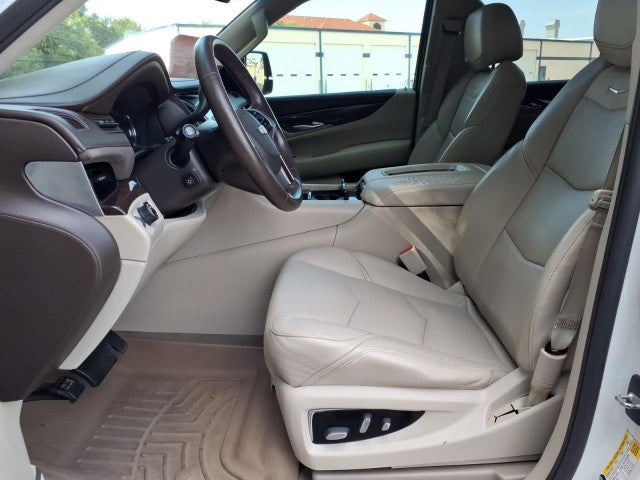 2016 Cadillac Escalade Luxury Collection