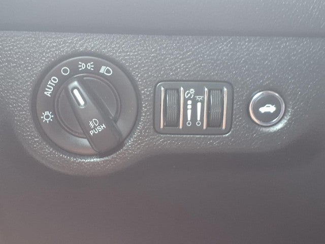 2015 Dodge Challenger SXT Plus