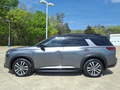2022 Nissan Pathfinder Platinum