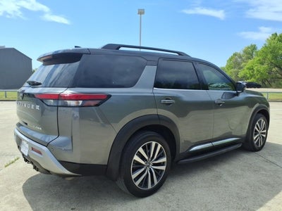2022 Nissan Pathfinder Platinum