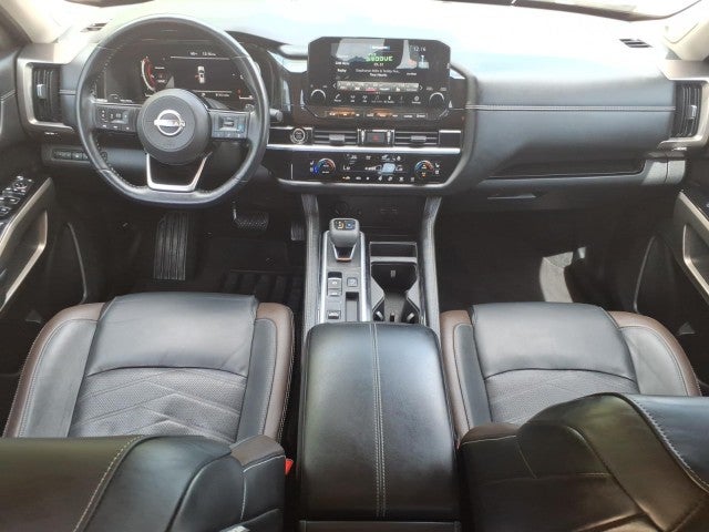 2022 Nissan Pathfinder Platinum