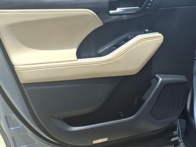 2023 Toyota Highlander Platinum